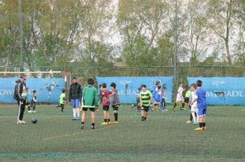 Οι ακαδημίες των συλλόγων είναι τα θύματα των τακτικών διάλυσης του Σωματειακού Αθλητισμού που εφαρμόζει η Πολιτεία