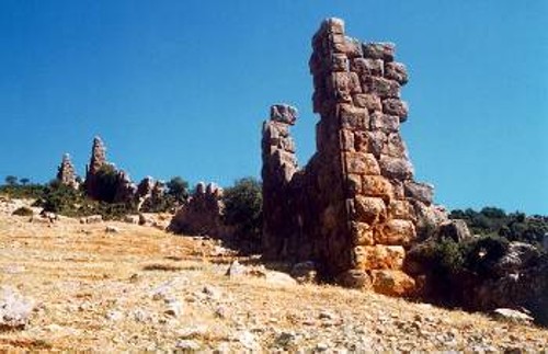 Τα τείχη της αρχαίας Δρυμαίας