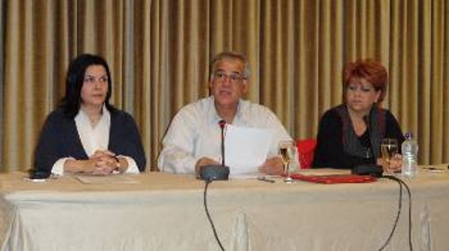 Στιγμιότυπο από την εκδήλωση παρουσίασης των υποψηφίων της «Λαϊκής Συσπείρωσης» στις Σέρρες