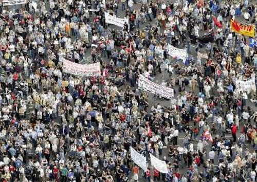 Μεγάλες ήταν οι αντιαμερικανικές διαδηλώσεις κατά την επίσκεψη Μπους τον περασμένο Μάιο