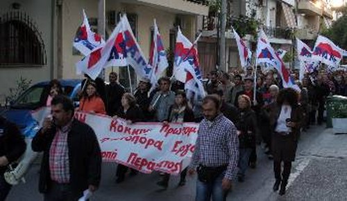 Η εκδήλωση των Σωματείων στη Ναυπηγοεπισκευαστική Ζώνη εξελίχθηκε σε πορεία στους δρόμους του Περάματος