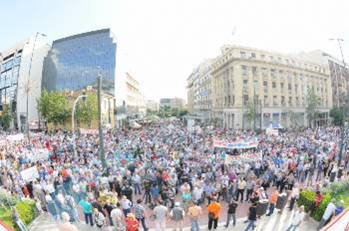 Η συγκέντρωση στα Προπύλαια