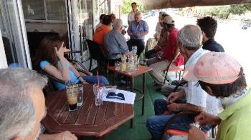 Με τους αγρότες στο χωριό Παλατίτσια
