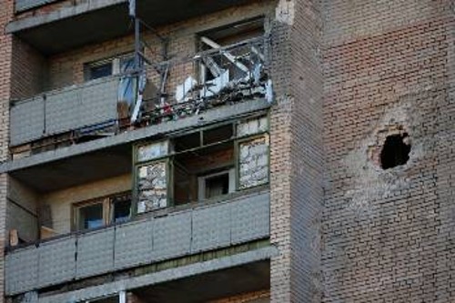 Εκατοντάδες σπίτια καταστράφηκαν σε Σλαβιάνσκ (φωτ.) και Κραματόρσκ
