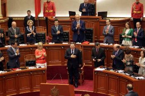 Ενεργητικό ρόλο στην προσπάθεια της ελληνικής αστικής τάξης και των ευρωενωσιακών μονοπωλίων να αναβαθμίσουν ακόμα περισσότερο τις θέσεις τους στα Βαλκάνια επιχειρεί να διαδραματίσει ο ΣΥΡΙΖΑ