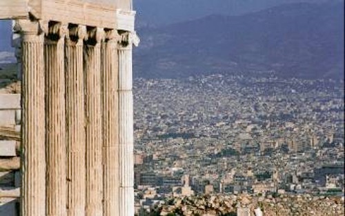 Αποψη της ...«ανίερης» πόλης από τον Ιερό Βράχο
