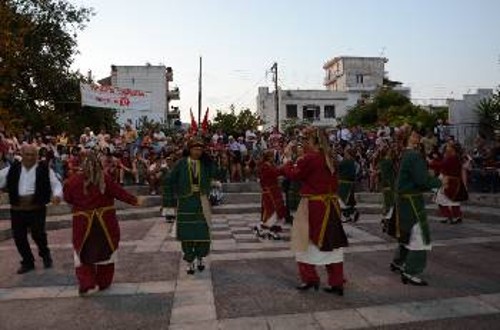 Στιγμιότυπο από το χορευτικό του Παμμικρασιατικού Συνδέσμου