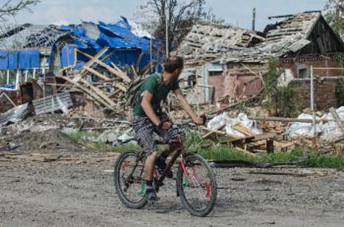 Καταστροφές από τους βομβαρδισμούς στο Σλαβιάνσκ