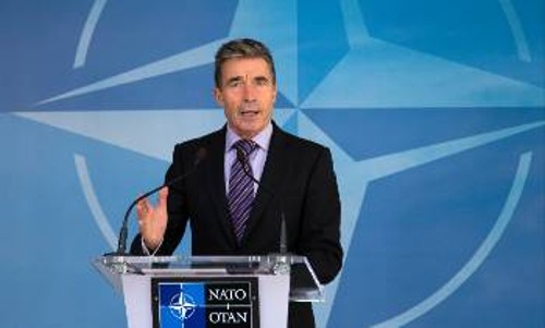 «Η παρουσία του ΝΑΤΟ στην Ανατολική Ευρώπη θα πρέπει να γίνει πιο ορατή, για όσο διάστημα χρειαστεί», δήλωσε ο Α. Φ. Ράσμουσεν, επιβεβαιώνοντας την όξυνση των ενδοϊμπεριαλιστικών ανταγωνισμών στο έδαφος της Ευρώπης