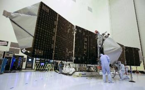 Από τη φάση ελέγχου της διαστημοσυσκευής MAVEN στα εργαστήρια της NASA