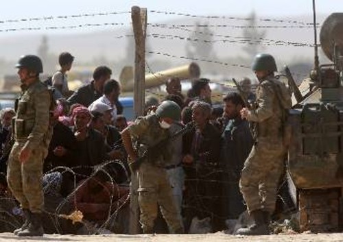 Τούρκοι στρατιώτες στα σύνορα με τη Συρία