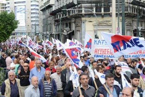 Από παλιότερη κινητοποίηση του ΠΑΜΕ στην Αθήνα