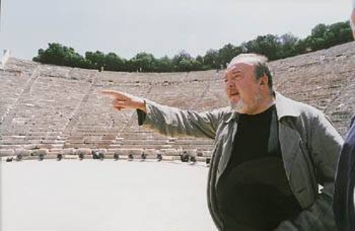 Από την πρόβα του Πίτερ Χολ στην Επίδαυρο για τις «Βάκχες»