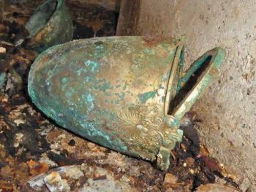 Σκεύος συμποσίου σε τάφο στη Βεργίνα
