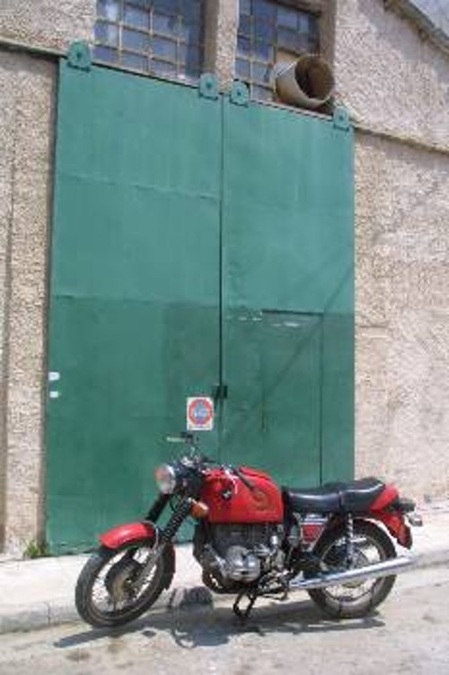 Το εργαστήριο του Σ. Ξηρού, στην οδό Αιγιαλείας 10, στον Κολωνό