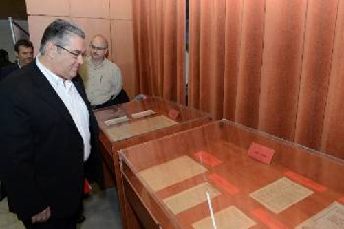 Η εκδήλωση περιλάμβανε την έκθεση ιστορικών ντοκουμέντων από το Αρχείο της ΚΕ του ΚΚΕ