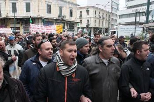 Η πορεία στους δρόμους του Πειραιά