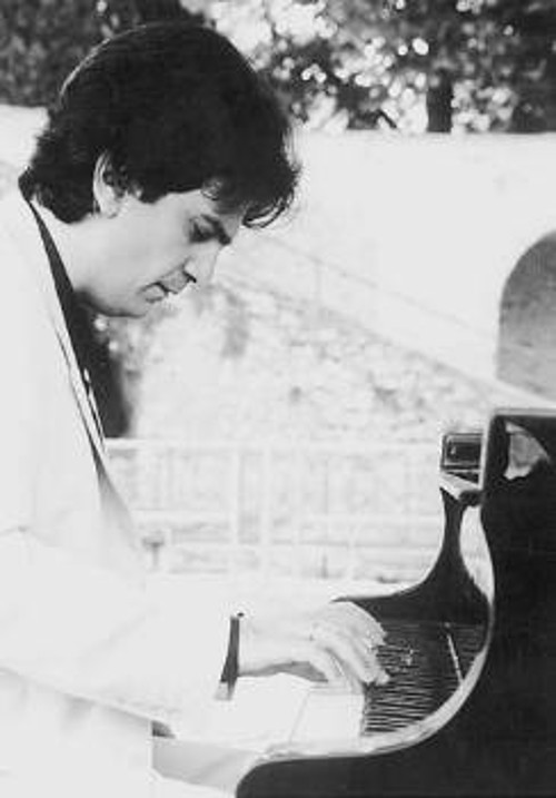 Ο πιανίστας Βασίλης Τσαμπρόπουλος