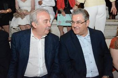 Ο Δ. Κουτσουμπας με τον πρόεδρο της Λυρικής Αθ. Θεοδωρόπουλο