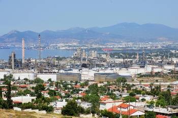 Το Θριάσιο Πεδίο όπως φαίνεται πάνω από το συνοικισμό των Νεόκτιστων