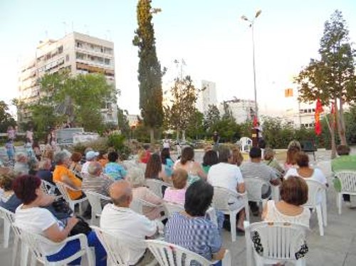 Στη Δραπετσώνα μίλησε η Διαμάντω Μανωλάκου