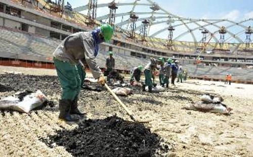 Σε τόπο θυσίας των εργατών έχουν μετατραπεί τα έργα υποδομής στο Κατάρ για το Μουντιάλ 2022