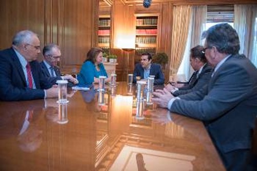 Από συνάντηση του Αλ. Τσίπρα με τους εκπροσώπους της Ελληνικής Ενωσης Τραπεζών