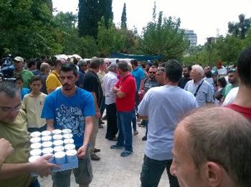 Από την παρέμβαση του ΠΑΜΕ την περασμένη Παρασκευή στο Πεδίον του Αρεως