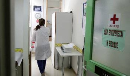 Η «αναδιοργάνωση των δημόσιων υπηρεσιών ΠΦΥ», που προωθεί η κυβέρνηση, στην πραγματικότητα αποτελεί χειροτέρευση της σημερινής απαράδεκτης κατάστασης, σε προσωπικό, ιατρικά εργαστήρια και υπηρεσίες