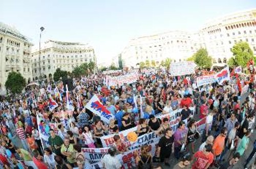 Η συγκέντρωση στην πλατεία Αριστοτέλους