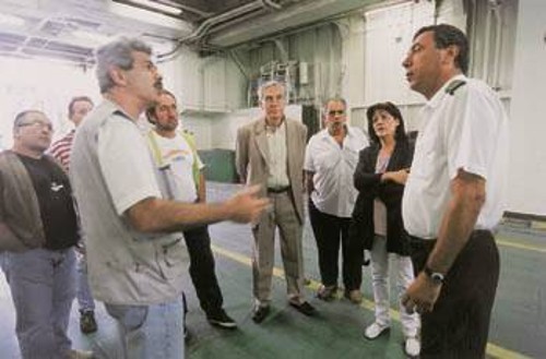Περιοδεία της Ελπίδας Παντελάκη και του Κώστα Τζατζάνη στο λιμάνι του Πειραιά