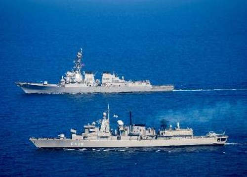 Από την προχτεσινή συνεκπαίδευση της φρεγάτας του ΠΝ «ΝΙΚΗΦΟΡΟΣ ΦΩΚΑΣ» στο Νοτιοανατολικό Αιγαίο με το αμερικανικό πλοίο «USS W.S CHURCHILL»