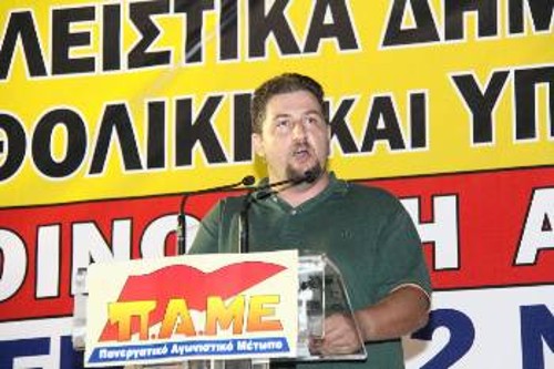 Ο Αλέκος Περράκης στο βήμα