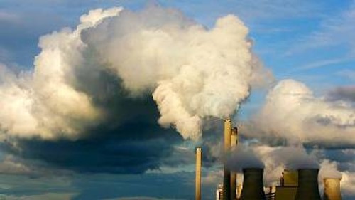 Η ρύπανση του περιβάλλοντος από την καπιταλιστική οικονομία που στηρίζεται στο κέρδος, επιχειρείται, από τα ίδια μονοπώλια που ρυπαίνουν, με το πρόσχημα της προστασίας, να αξιοποιηθεί ως νέο πεδίο κερδοφορίας