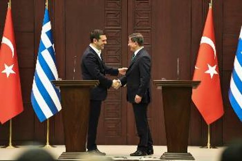Από την τελευταία συνάντηση Τσίπρα - Νταβούτογλου τον Νοέμβρη του 2015