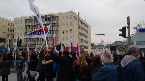 Από τη συγκέντρωση αλληλεγγύης έξω από την Αστυνομική Διεύθυνση στη Θεσσαλονίκη