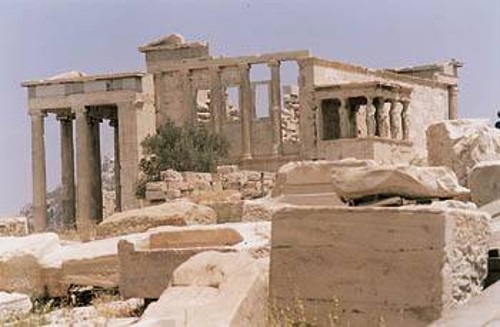 Στην πιο άνετη πρόσβαση των επισκεπτών στα μνημεία αποβλέπει, εκτός των άλλων, η πρόταση Κορρέ