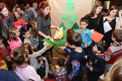 Στόλισαν το δικό τους Χριστουγεννιάτικο δέντρο...