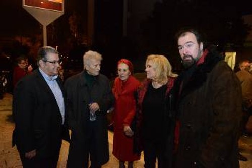 Ο Δ. Κουτσούμπας με τον Π.Πέτρουλα, τη Δ. Πέτρουλα, την Β. Κρούσκα και τον Κ. Κωνσταντόπουλο...