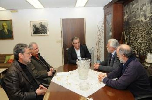 Από τη συνάντηση του Δ. Κουτσούμπα με τον Χρ. Χριστοδουλόπουλο