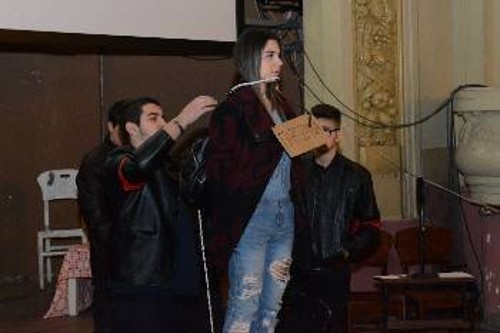 «Με τη θηλιά στο λαιμό της, η Τάνια φώναξε στους χωρικούς: «Αδέρφια, μη λυπάστε! Αυτή η μέρα είναι ηρωική. Μην αφήσετε τους φασίστες να πάρουν ανάσα (...) Εμείς είμαστε διακόσια εκατομμύρια. Κρεμιούνται διακόσια εκατομμύρια; Εγώ μπορεί να φύγω, αλλά οι δικοί μου έρχονται...» (απόσπασμα από τη θεατρική διασκευή της «Τάνια»)