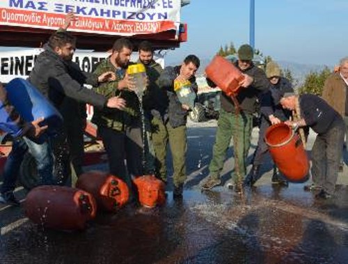Από τις κινητοποιήσεις των αγροτοκτηνοτρόφων στο Μπλόκο της Μελούνας, τον περασμένο Φλεβάρη
