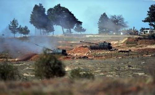 Οι τουρκικές στρατιωτικές δυνάμεις βάλλουν τα συριακά εδάφη