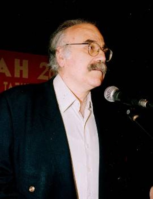 Θανάσης Παπαρήγας