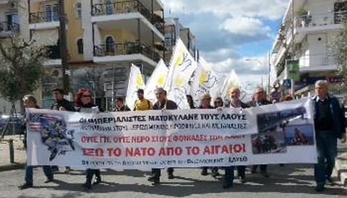 Από την πορεία προς το μνημείο πίσω από το Επταπύργιο