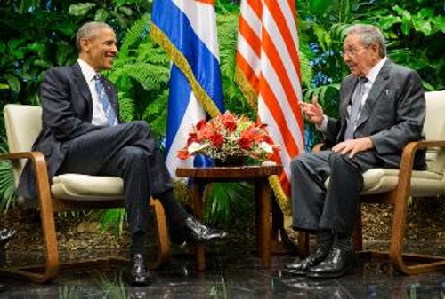 Ο Κουβανός Πρόεδρος, Ρ. Κάστρο, υποδέχτηκε τον Αμερικανό Πρόεδρο στην έδρα της κυβέρνησης