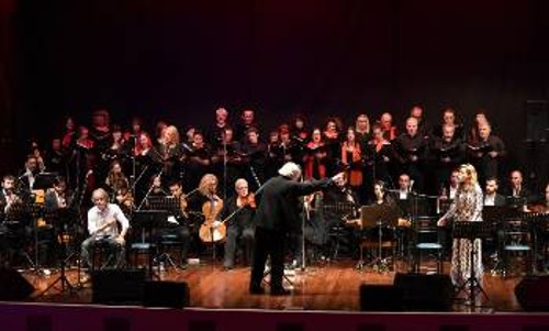 Με τους Μ. Πασχαλίδη και Ν. Μποφίλιου σε συναυλία προς τιμήν του συνθέτη στον Περισσό, το 2016