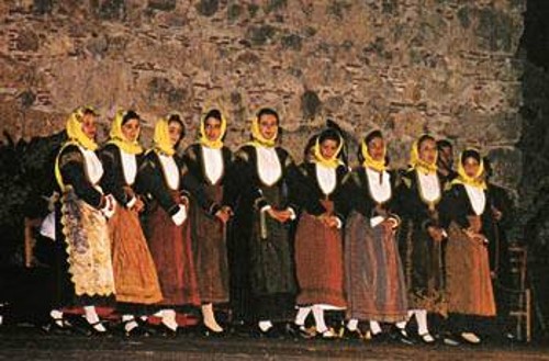Χορεύοντας στο κάστρο...