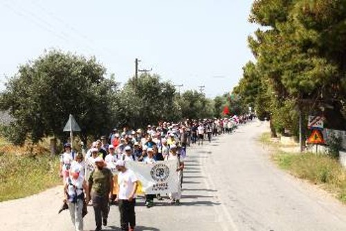 Στο δρόμο για τα Μέγαρα το μεσημέρι της Παρασκευής