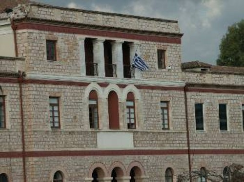 Το κτίριο μετά τη μήνυση...